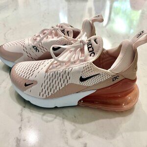 New Nike Women's Air Max 270 shoes size 9